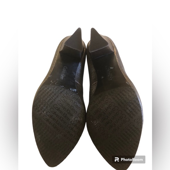 Calvin Klein Women’s Heels. Size 9. Runs Small.. Closer to a Size 8.5 ..Metallic - Picture 2 of 9